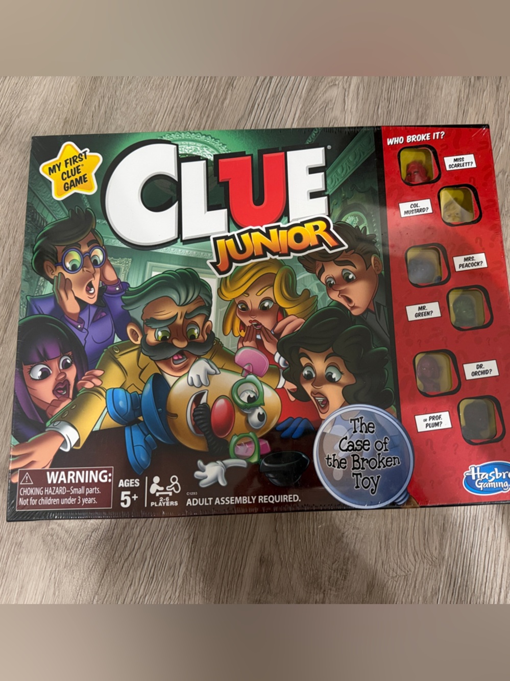 New in Box Hasbro CLUE Junior Game - Green, Red & Yellow Box Art